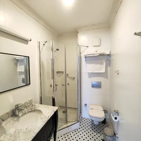 Frame Galata Hotel 3*