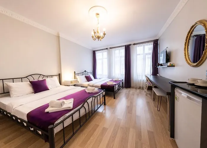 Frame Galata Otel 3*